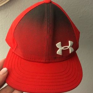 YOUTH size S/M - Under Armour Flat Bill Cap